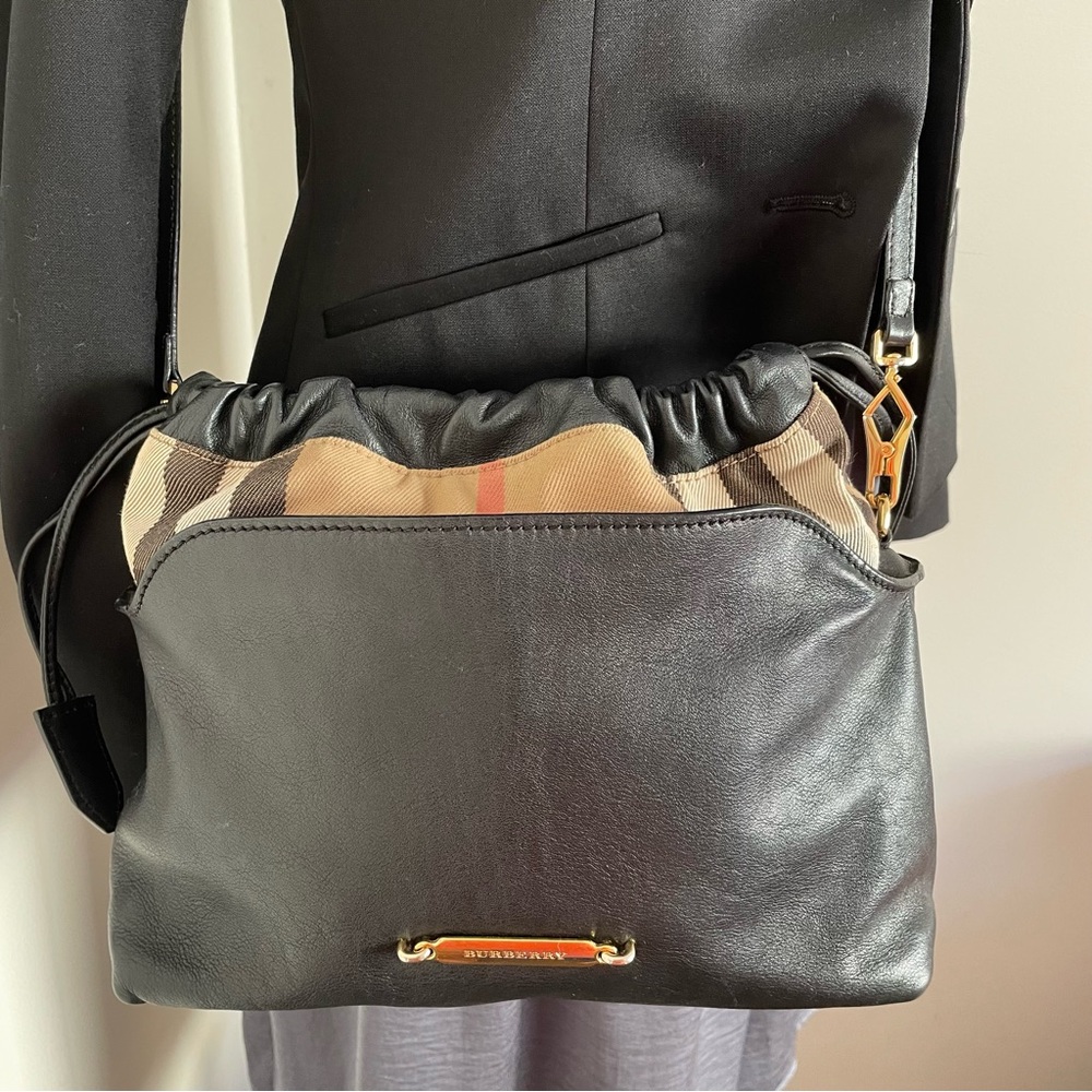 HOST PICK⭐️Authentic Burberry Crossbody Leather & House Check Bag 🤎🖤New as✨ - Picture 2 of 16